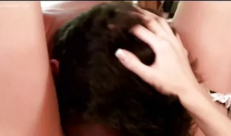 Người đàn ông henpecked đàn ông liếm âm đạo và đít của người phụ nữ anh ta yêu vì câu cá sem sec loan luan