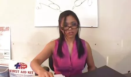 Trẻ cô gái dàn dựng một lesbian Mẹ kiếp trong đêm sec loan luan ong chau giao thừa
