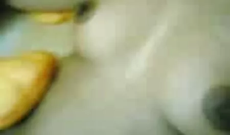 Dì trưởng thành secloanluân và lớn tuổi cũng muốn giữ chặt dương vật