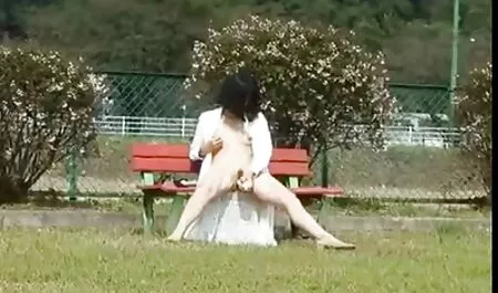 Sultry gỗ mun gà con say mê rides phim sec loan luan cha con ruot cô ấy đít trên một cứng tinh ranh