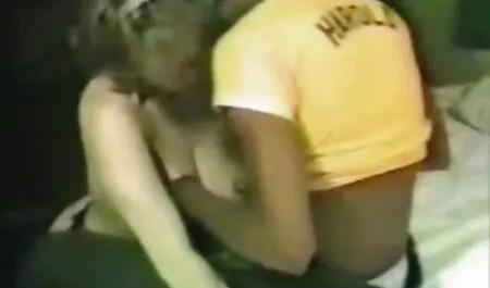 Hai bitches sec cha va con dàn dựng một lesbian hoan ngay trong một nhà vệ sinh công cộng
