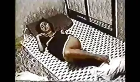 Lớn tinh ranh đen đàn ông và đẹp sec loan lung gà con cumming từ hậu môn và sự thủ dâm với một máy rung