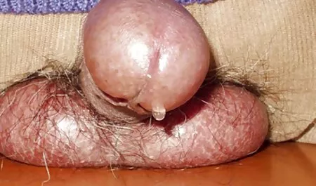 Người mẫu khiêu dâm kiểm tra phim sec bô chông nang dâu độ chắc của lỗ của cô ấy
