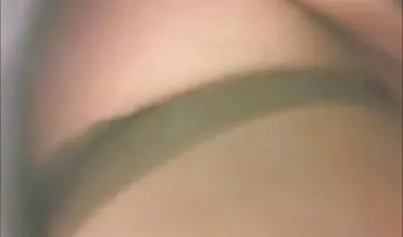 Nóng lesbian hoan với âm phim sec loan lan đạo sự liếm và dildo đập